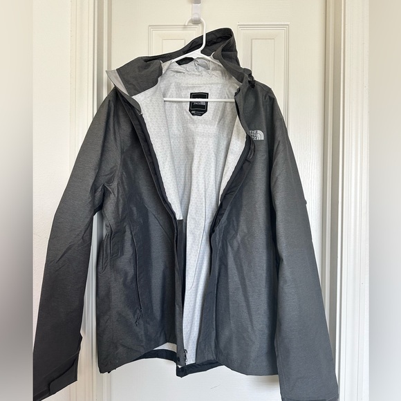 Used Men’s North Face Jacket - Picture 2 of 13